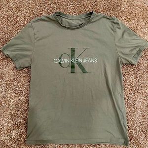 Large men’s green Calvin Klein t-shirt